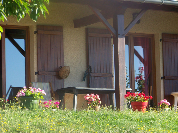 Exterior & Views 2, Croix Blanche, Loire