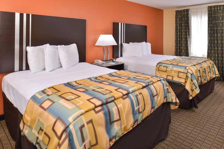 Bedroom 3, Douglas Inn And Suites, Bradley