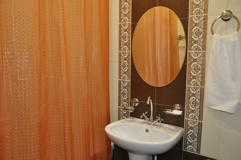 Bathroom 2, Lada-Voskhod Hotel Complex, Stavropol'skiy rayon