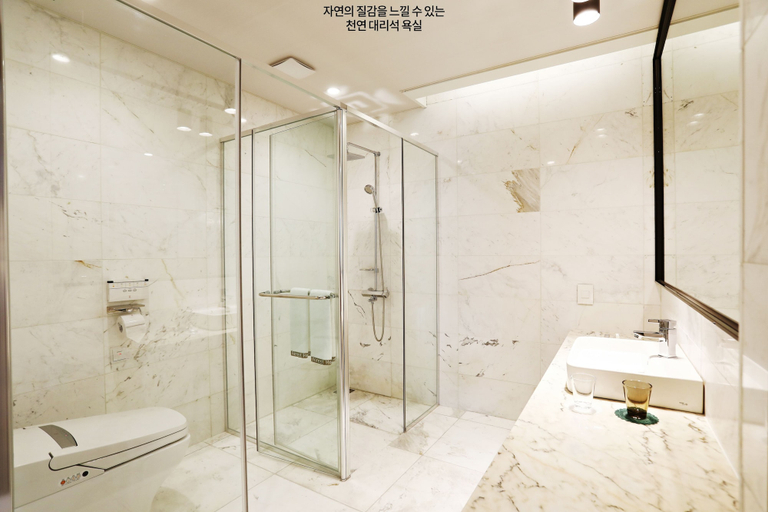 Bathroom 4, Pine Forest, Jeongseon