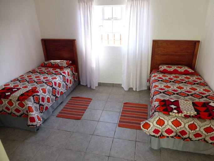 Bedroom 2, African Violet, Nkhaba