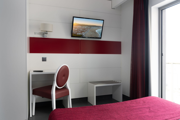 Bedroom 4, Hotel Oceano, Nazaré