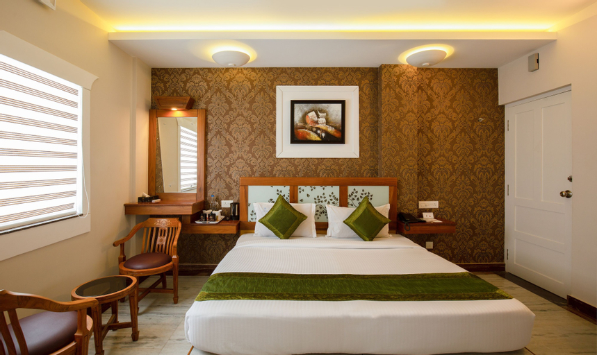 Treebo The Qasr, Ernakulam
