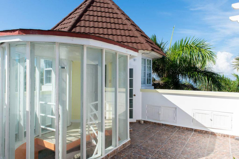 Exterior & Views 2, Sea Castle Vacation Villa