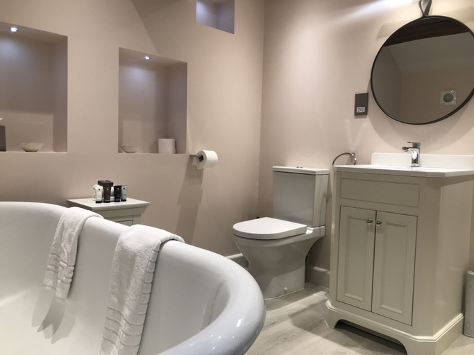 Bathroom 5, Feversham Arms Hotel & Verbena Spa, North Yorkshire