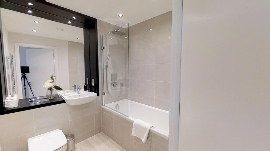 Bathroom 3, Signet Apartments-Vesta, Cambridgeshire
