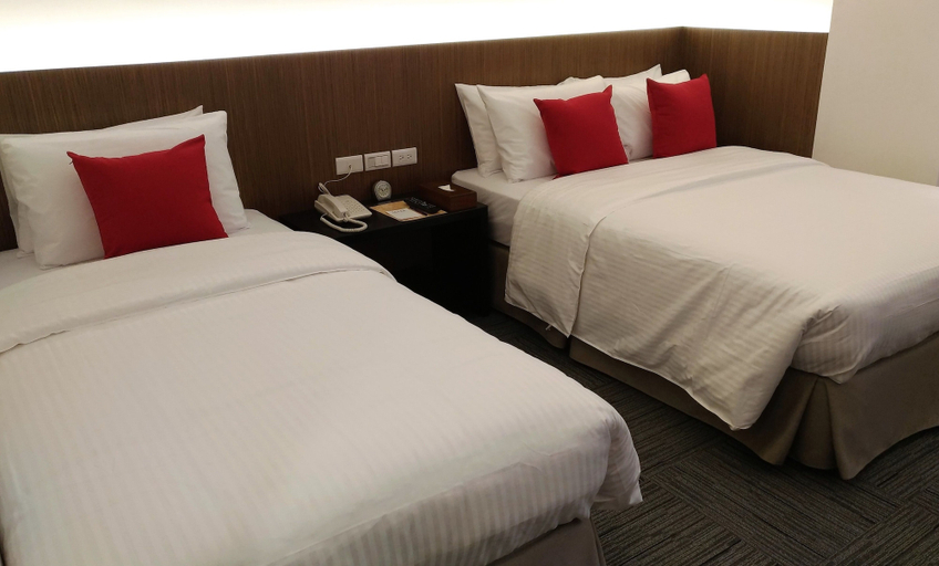 Bedroom 4, Emperor Hotel, Taipei City