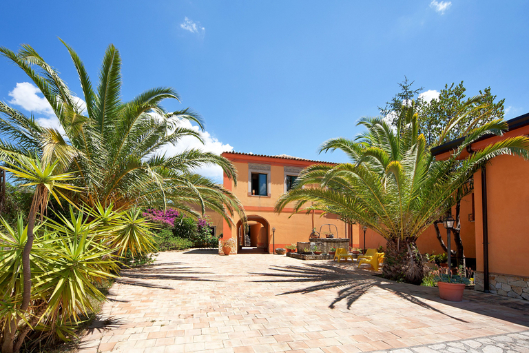 Exterior & Views 2, Casale Romano Resort, Messina
