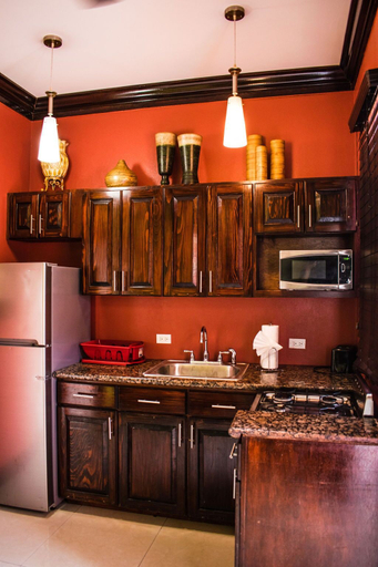 Food & Drinks 5, Brownstone Marlin Drive