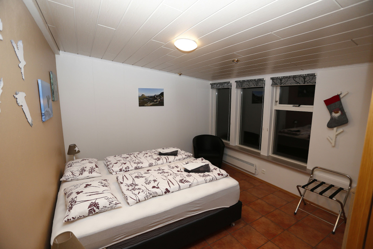 Bedroom 3, Hellnafell, Eyrarsveit
