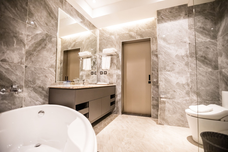 Bathroom 4, Grand Hotel Lili, Taitung