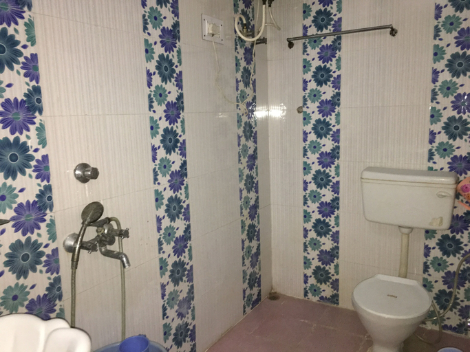 Bathroom 3, Hotel Bundelkhand Palace, Lalitpur