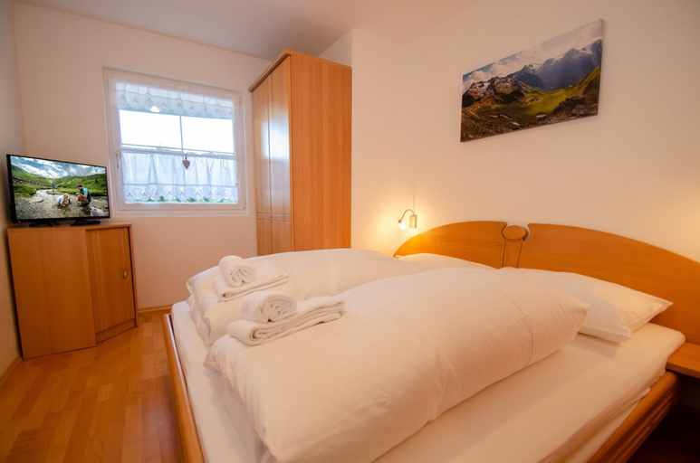 Bedroom 2, Panorama Apartments Bruck, Zell am See