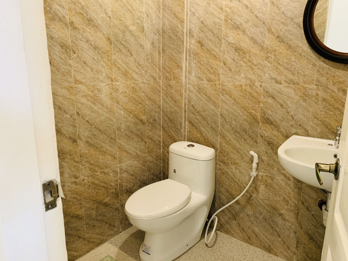 Bathroom 5, Hotel G Beach Resort and Restobar, Bolinao