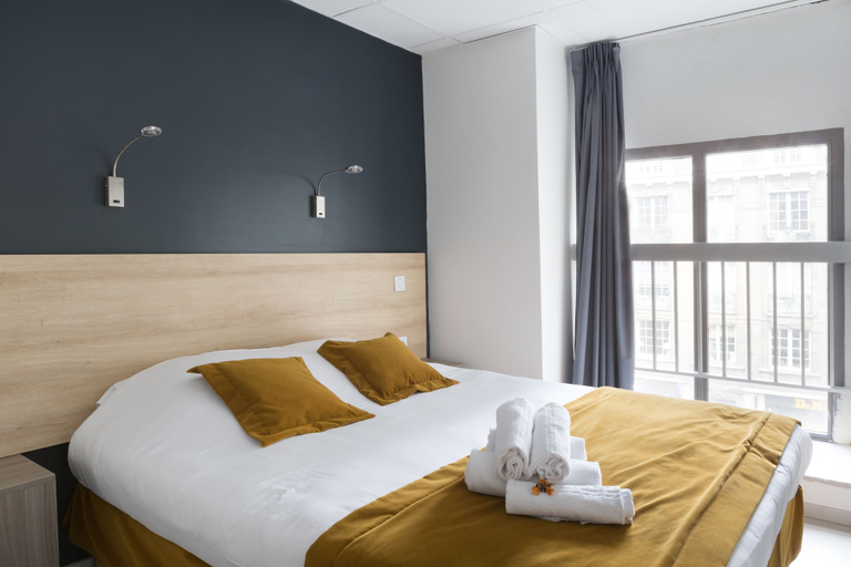 Bedroom 2, Lille City Hotel, Nord