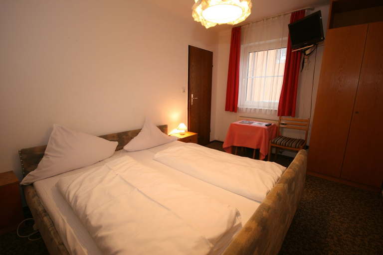 Bedroom 4, Hotel Gasthof Zur Linde, Ansbach