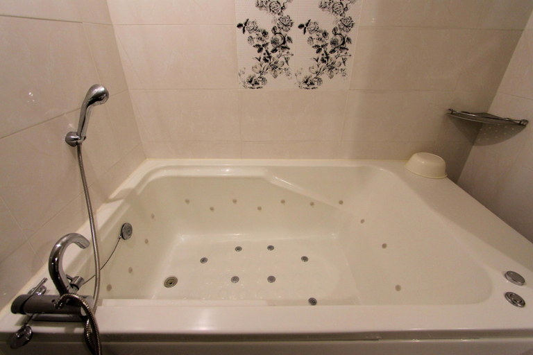 Bathroom 5, Hera Hotel, Buk