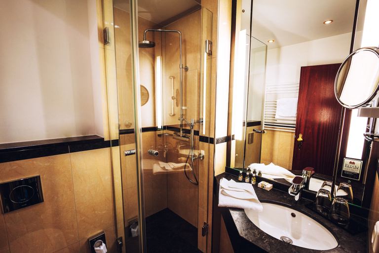 Bathroom 5, Der LIPPISCHE HOF, Lippe