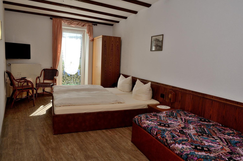 Bedroom 2, Hotel Zum Josefshof, Bernkastel-Wittlich