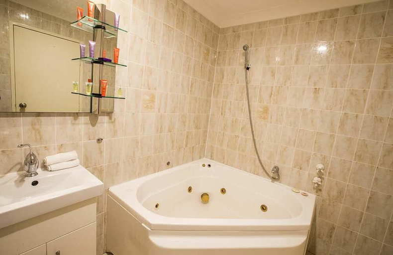 Bathroom 4, Seaside Garden Retreat, Gosford - East