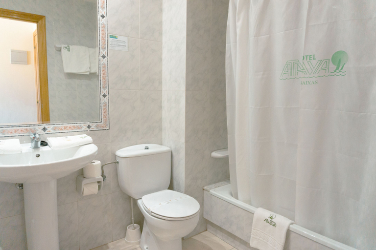 Bathroom 5, Atalaya II, Pontevedra
