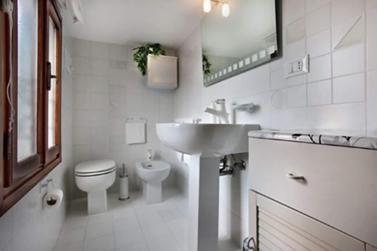 Bathroom 5, Grimaldi Apartments - Ca Sole, Venezia