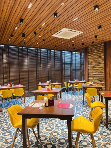 Food & Drinks 5, Ginger Mumbai Goregaon, Mumbai Suburban