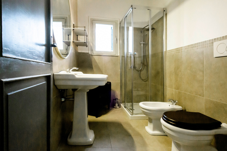 Bathroom 5, Dimora di Ulisse, Syracuse