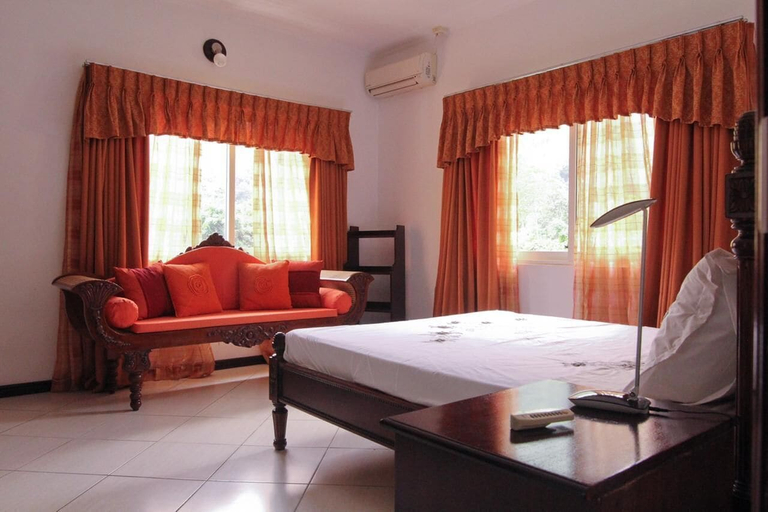 Bedroom 2, L'Entretemps