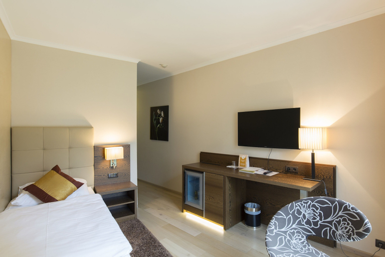 Bedroom 2, Hotel Sacher Baden, Baden