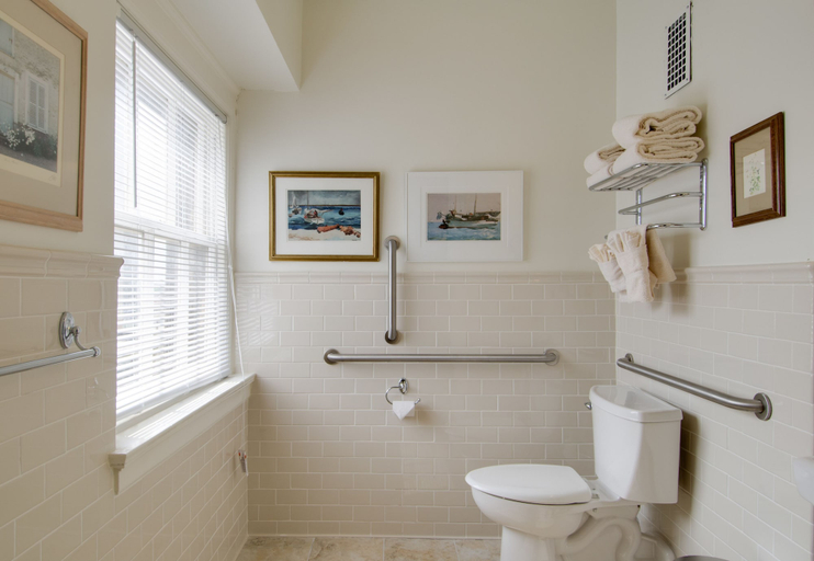 Bathroom 3, Hotel 340, Ramsey