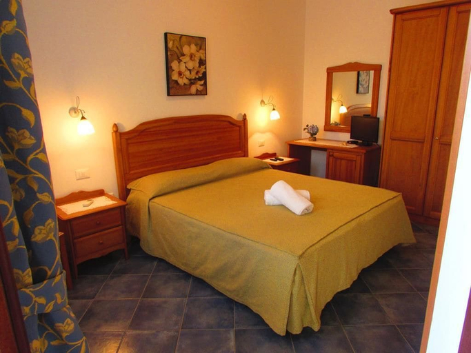 Bedroom 4, Hotel La Meridiana, Trapani