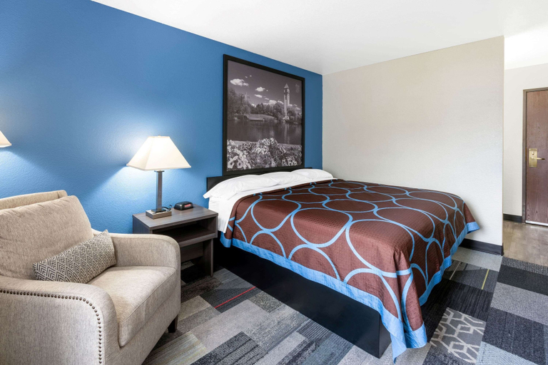 Bedroom 3, Super 8 by Wyndham Spokane Valley, Spokane