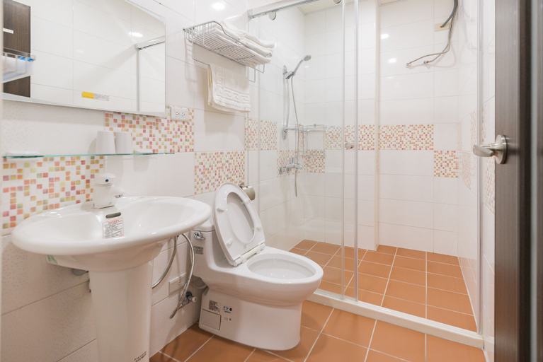 Bathroom 4, Rhino Guest House, Hualien
