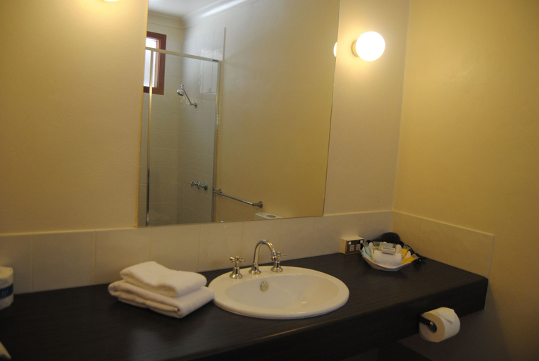 Bathroom 5, Grange Burn Motel, S. Grampians - Hamilton