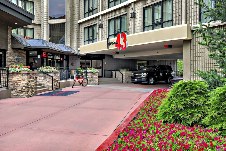 Exterior & Views 2, Hotel 43, Ada