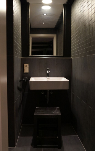Bathroom 5, Mycologne, Köln