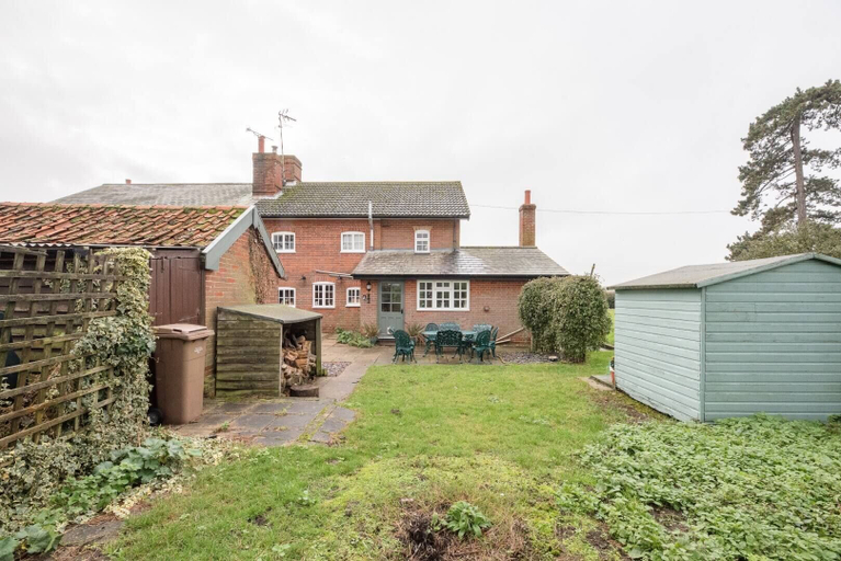Exterior & Views 2, 46 Ivy Cottage, Suffolk