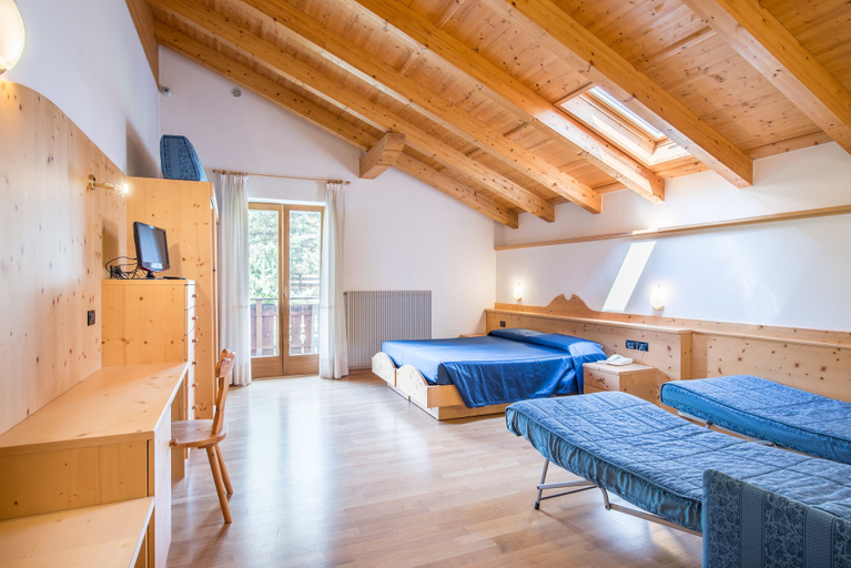 Bedroom 2, Hotel Al Pian, Trento