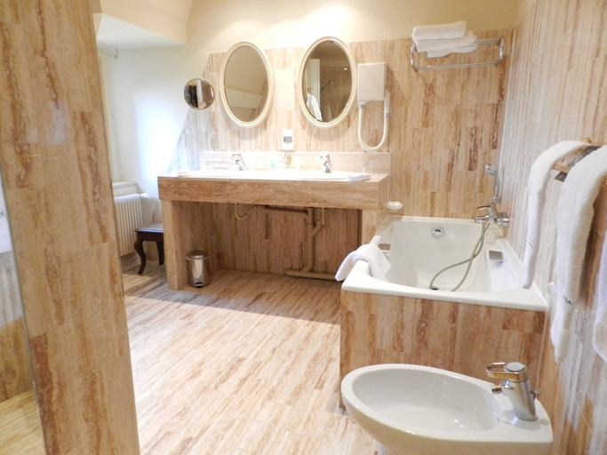 Bathroom 5, Le Manoir des Impressionnistes Hôtel & Restaurant, Calvados