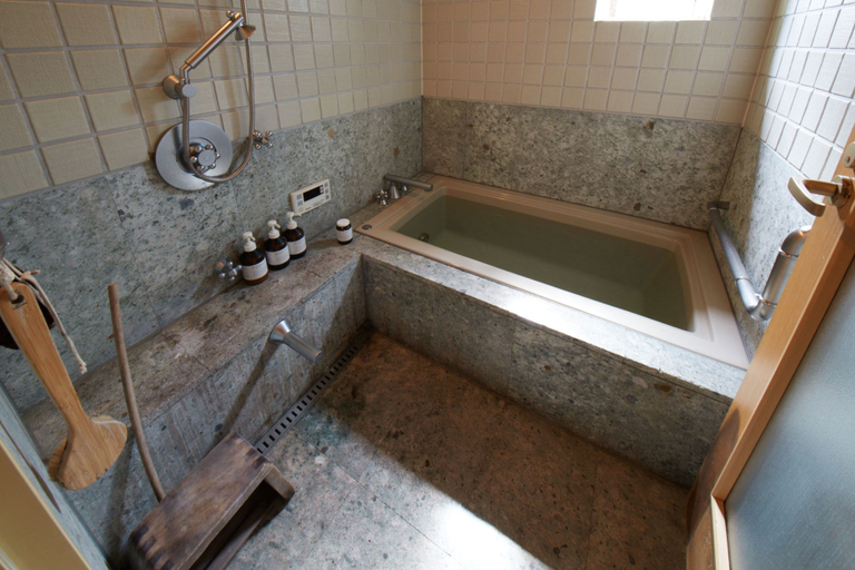 Bathroom, Sakainoma Nishiki, Sakai