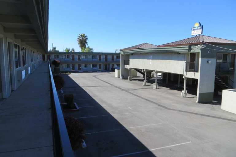 Exterior & Views 2, American Inn, San Joaquin
