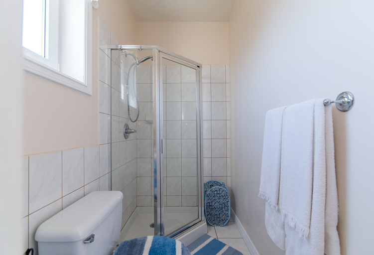 Bathroom 3, Mijajov dvor, Selca