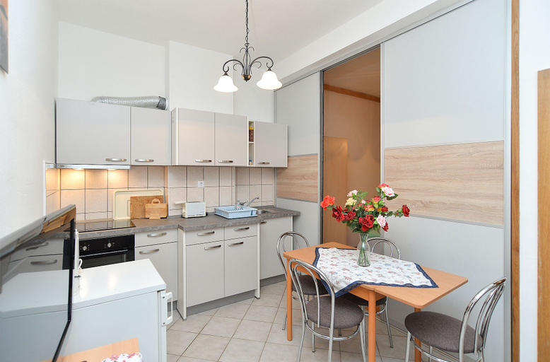 Others 5, Apartment 1160, Pula