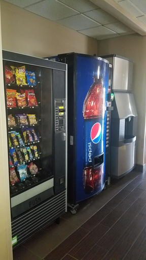 Food & Drinks 4, Comfort Inn Morris I-80, Grundy