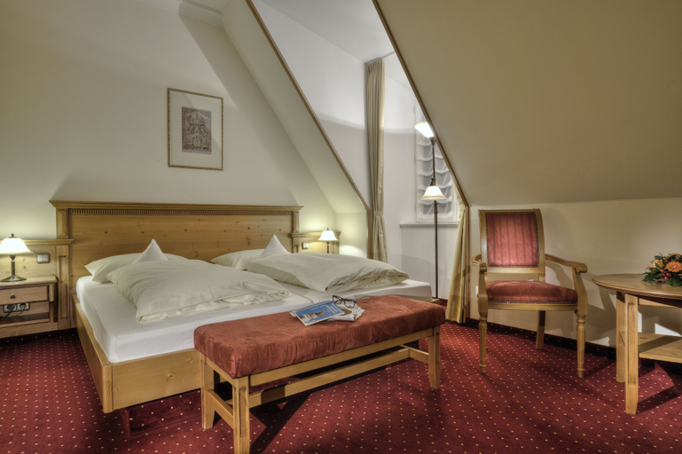 Bedroom 4, Hotel zum Erdinger Weissbräu, Erding