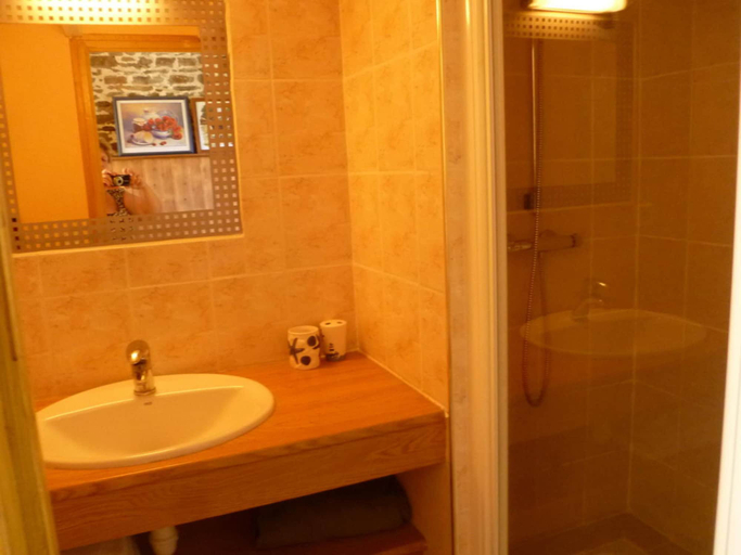 Bathroom 5, Chambres Les Champs de Roz, Ille-et-Vilaine