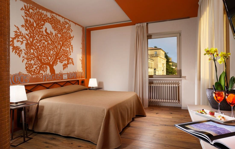 Bedroom 2, Titano Suites