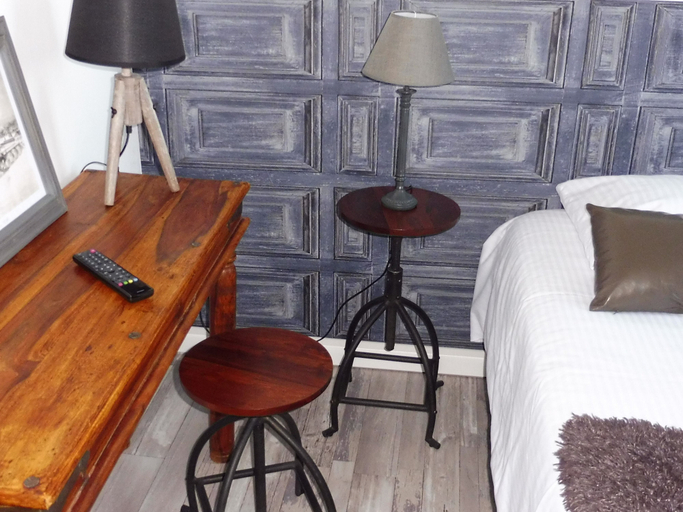 Bedroom 4, Rive Gauche, Maine-et-Loire