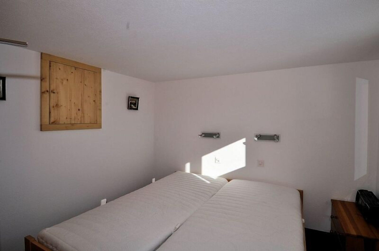 Bedroom, Laurin Parterre, Raron